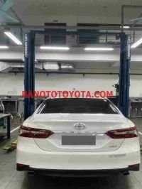 Cần bán gấp Toyota Camry 2.5Q đời 2022, màu Trắng