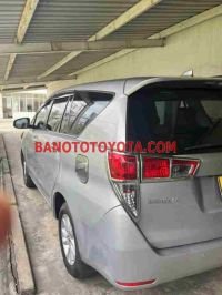 Cần bán gấp xe Toyota Innova 2.0E năm 2017, màu Đồng, Số tay