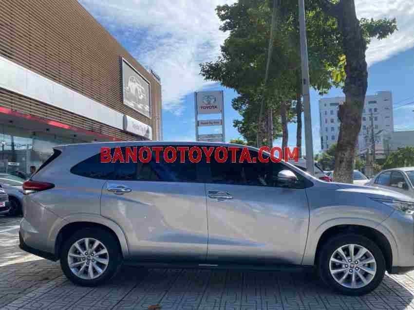 Toyota Innova Cross 2.0V CVT model 2025 xe chuẩn hết ý