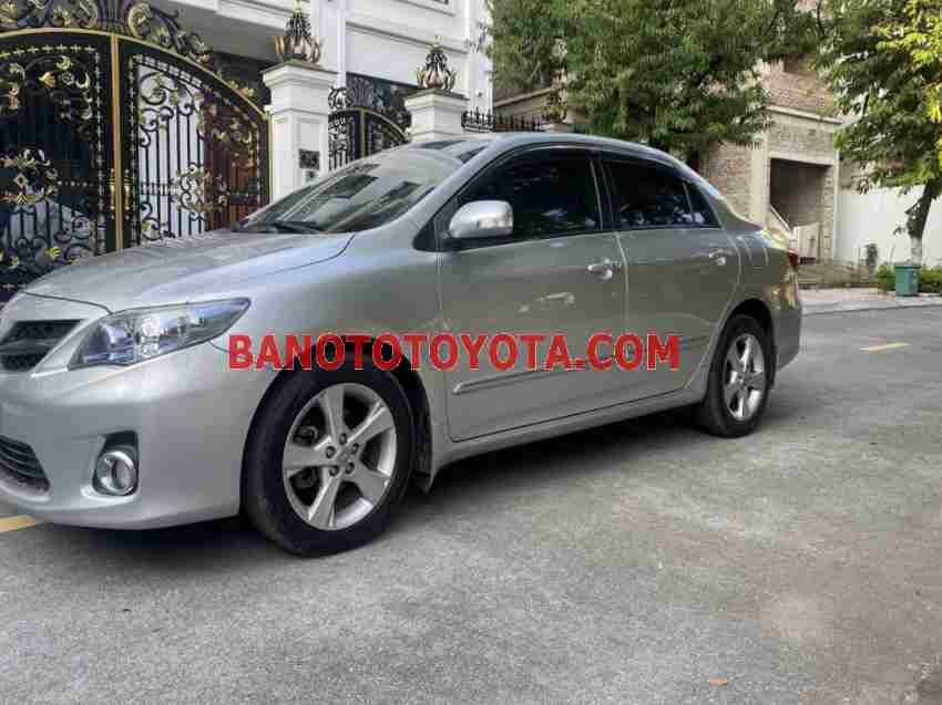 Toyota Corolla altis 2.0V năm sản xuất 2013 giá tốt