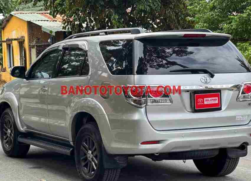 Cần bán xe Toyota Fortuner 2.7V 4X2 AT năm 2016 màu Bạc cực đẹp