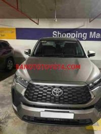 Cần bán gấp xe Toyota Innova Cross 2.0V CVT 2025 màu Bạc