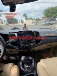 Cần bán xe Toyota Fortuner 2.5G màu Bạc 2015