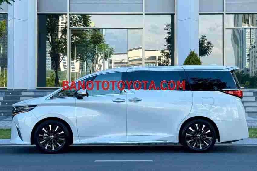 Cần bán gấp xe Toyota Alphard 2.4 AT năm 2025, màu Trắng, Số tự động