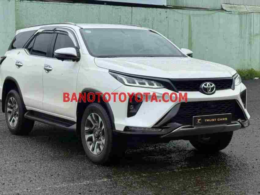 Cần bán xe Toyota Fortuner 2.4G 4x2 AT Legender năm 2020 màu Trắng cực đẹp