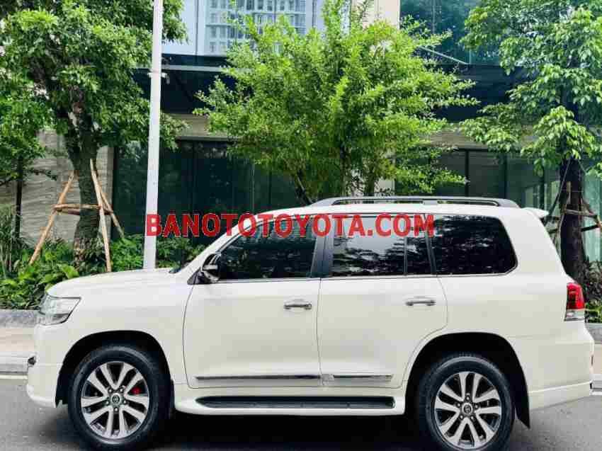 Xe Toyota Land Cruiser VX 4.6 V8 đời 2016 đẹp bán gấp