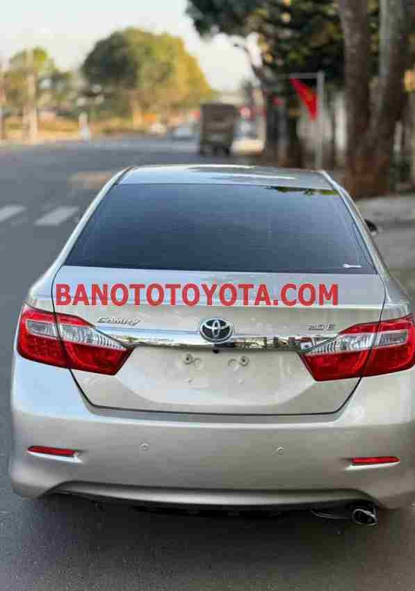 Cần bán nhanh Toyota Camry 2.0E 2014 cực đẹp