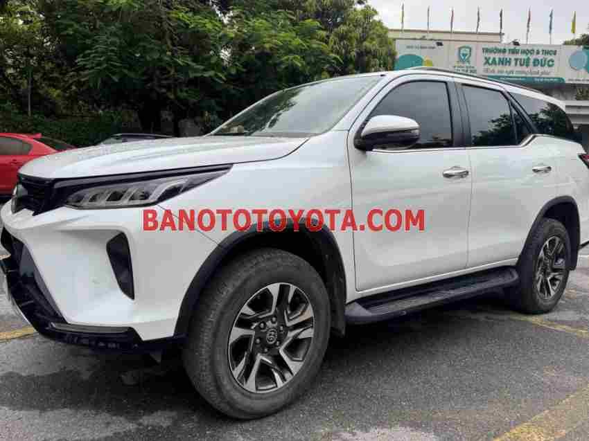 Cần bán gấp xe Toyota Fortuner Legender 2.4L 4x2 AT năm 2022, màu Trắng, Số tự động