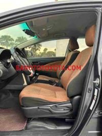 Cần bán gấp Toyota Innova 2.0E đời 2019, màu Xám