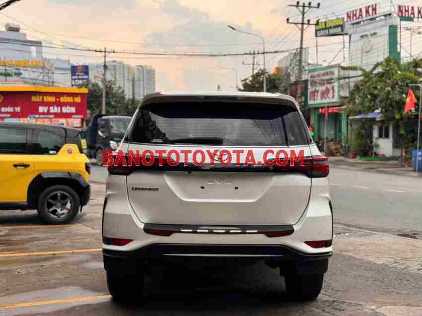 Cần bán xe Toyota Fortuner 2.4G 4x2 AT Legender năm 2020 màu Trắng cực đẹp