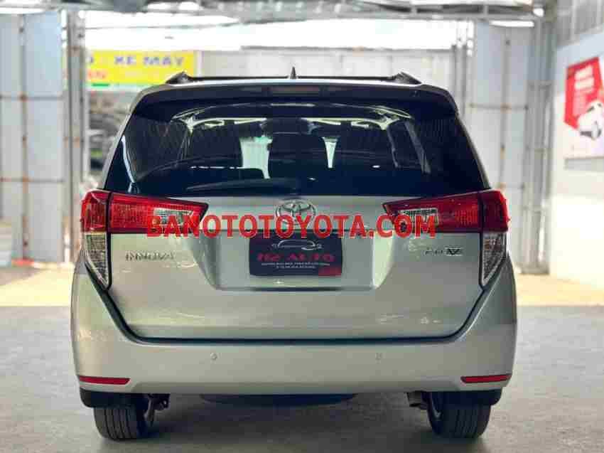 Cần bán Toyota Innova 2.0V 2016, xe đẹp giá rẻ bất ngờ