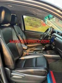 Toyota Hilux 2.4L 4x2 AT năm 2021 cần bán