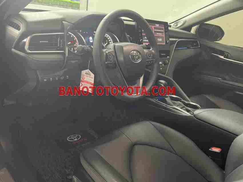 Cần bán Toyota Camry 2.5Q Máy xăng 2022 màu Đỏ