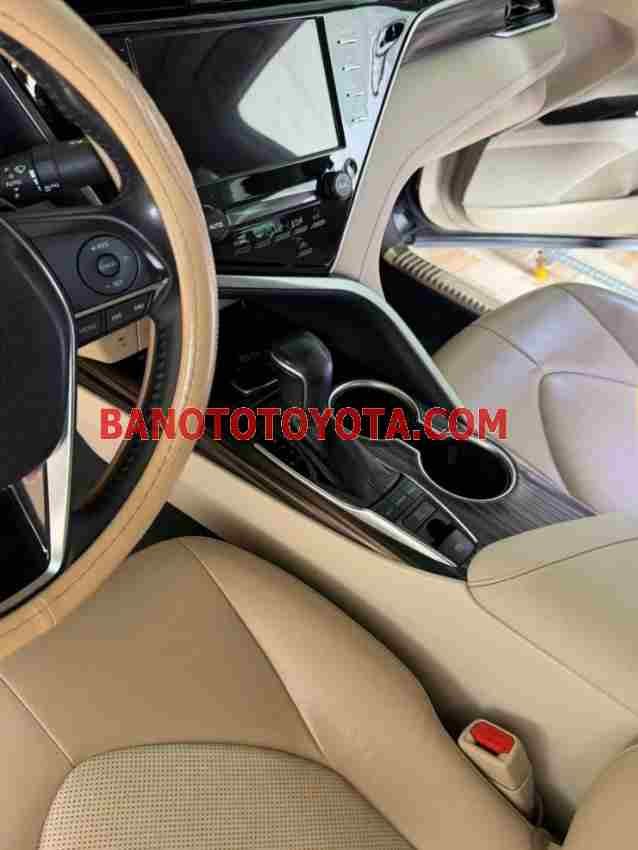 Cần bán gấp xe Toyota Camry 2.5Q 2021 màu Đen
