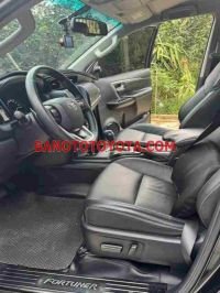 Bán Toyota Fortuner 2.4L 4x2 AT, màu Đen, Máy dầu, 2022