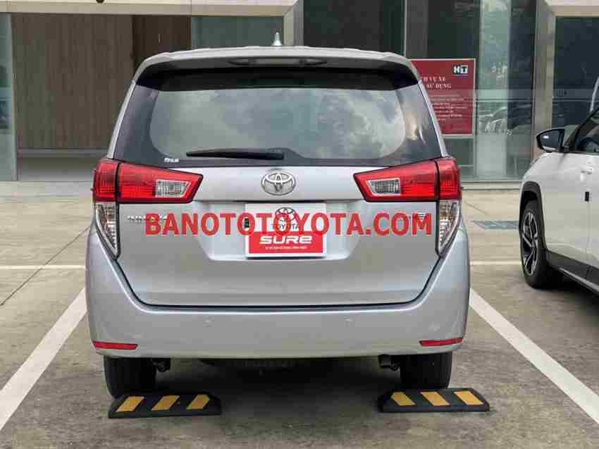 Cần bán gấp Toyota Innova 2.0E năm 2017 giá cực tốt