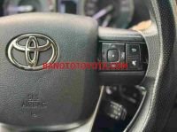 Bán Toyota Hilux 2.4L 4x2 AT, màu Đen, Máy dầu, 2024