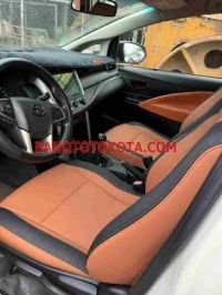 Toyota Innova 2.0E model 2017 xe chuẩn hết ý