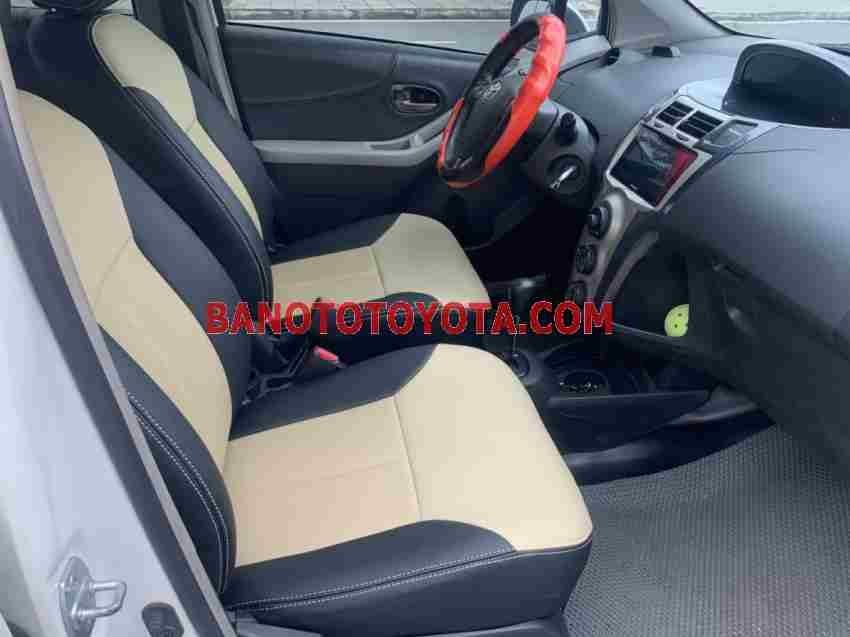 Cần bán gấp Toyota Yaris 1.3 AT đời 2010, màu Trắng