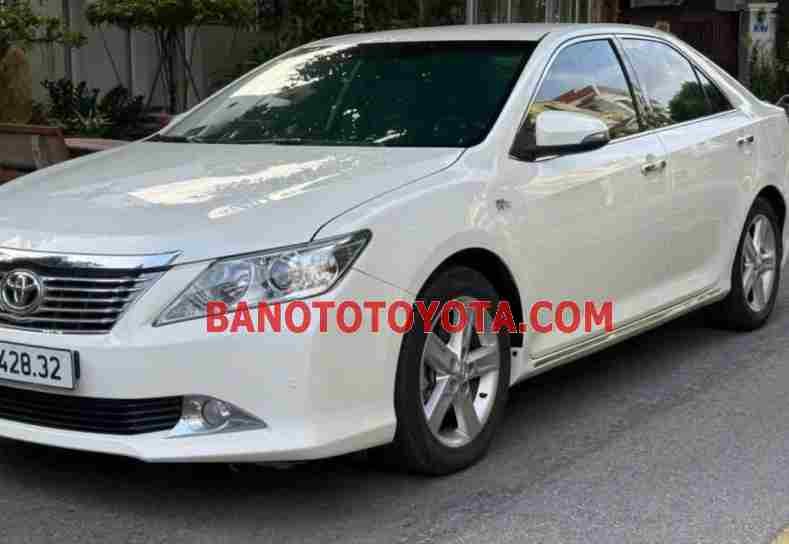 Cần bán xe Toyota Camry 2.5Q năm 2014 màu Trắng cực đẹp