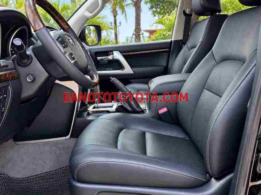 Cần bán xe Toyota Land Cruiser VX 4.6 V8 màu Đen 2015