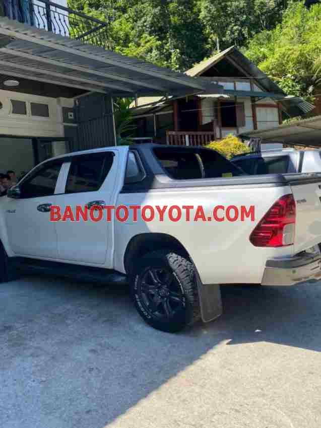 Cần bán xe Toyota Hilux 2.4L 4x2 AT màu Trắng 2021