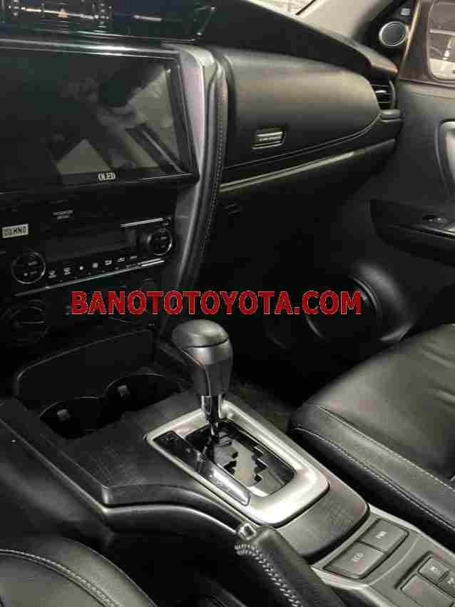 Cần bán gấp Toyota Fortuner 2.7V 4x4 AT năm 2021 giá cực tốt