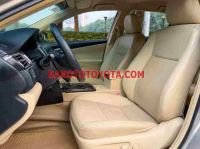 Cần bán gấp xe Toyota Camry 2.0E 2015 màu Cát